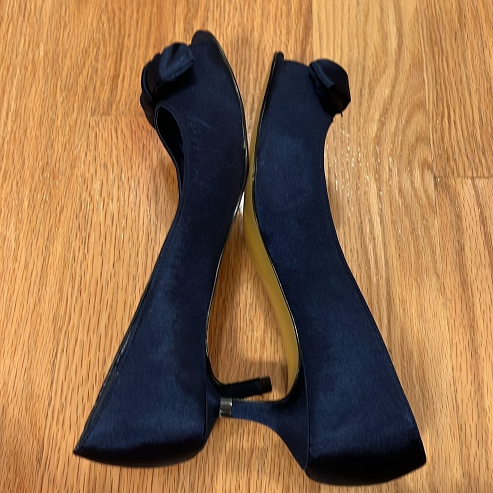 RSVP Navy Blue Satin Heels - Picture 4 of 6